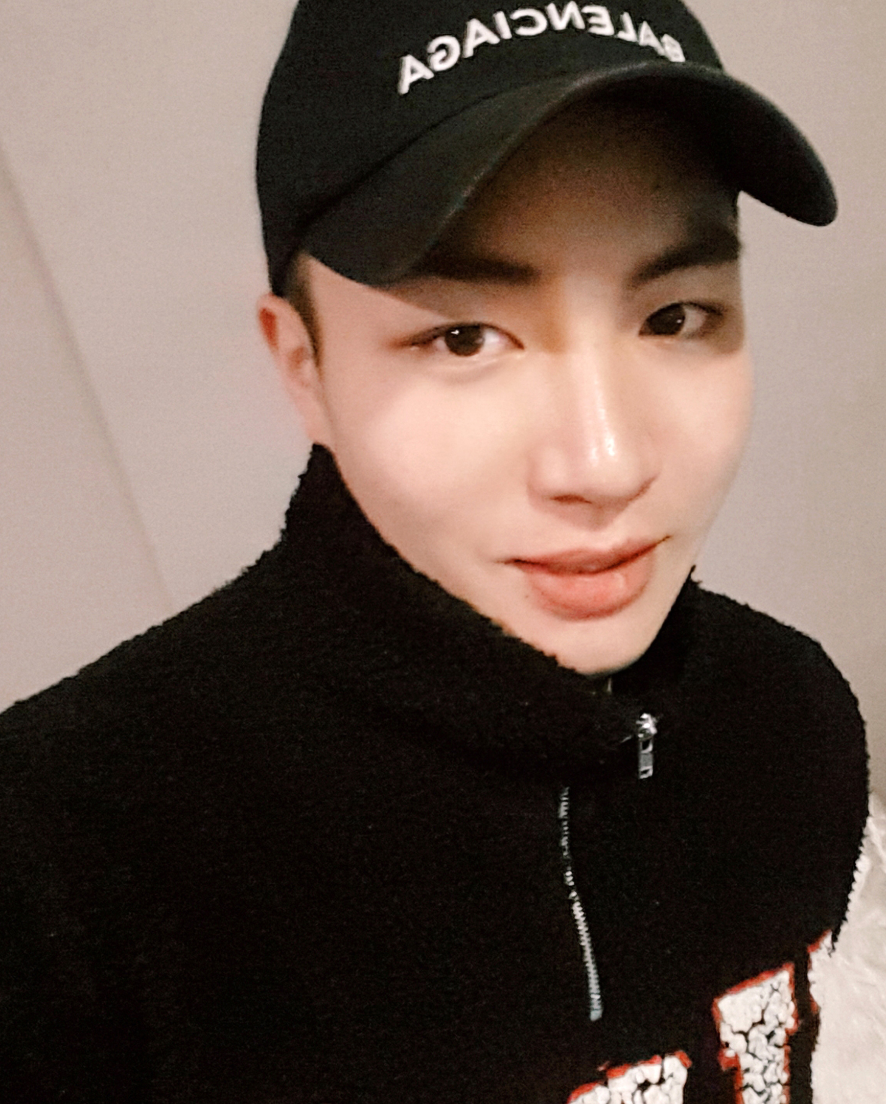 썸네일 썸네일