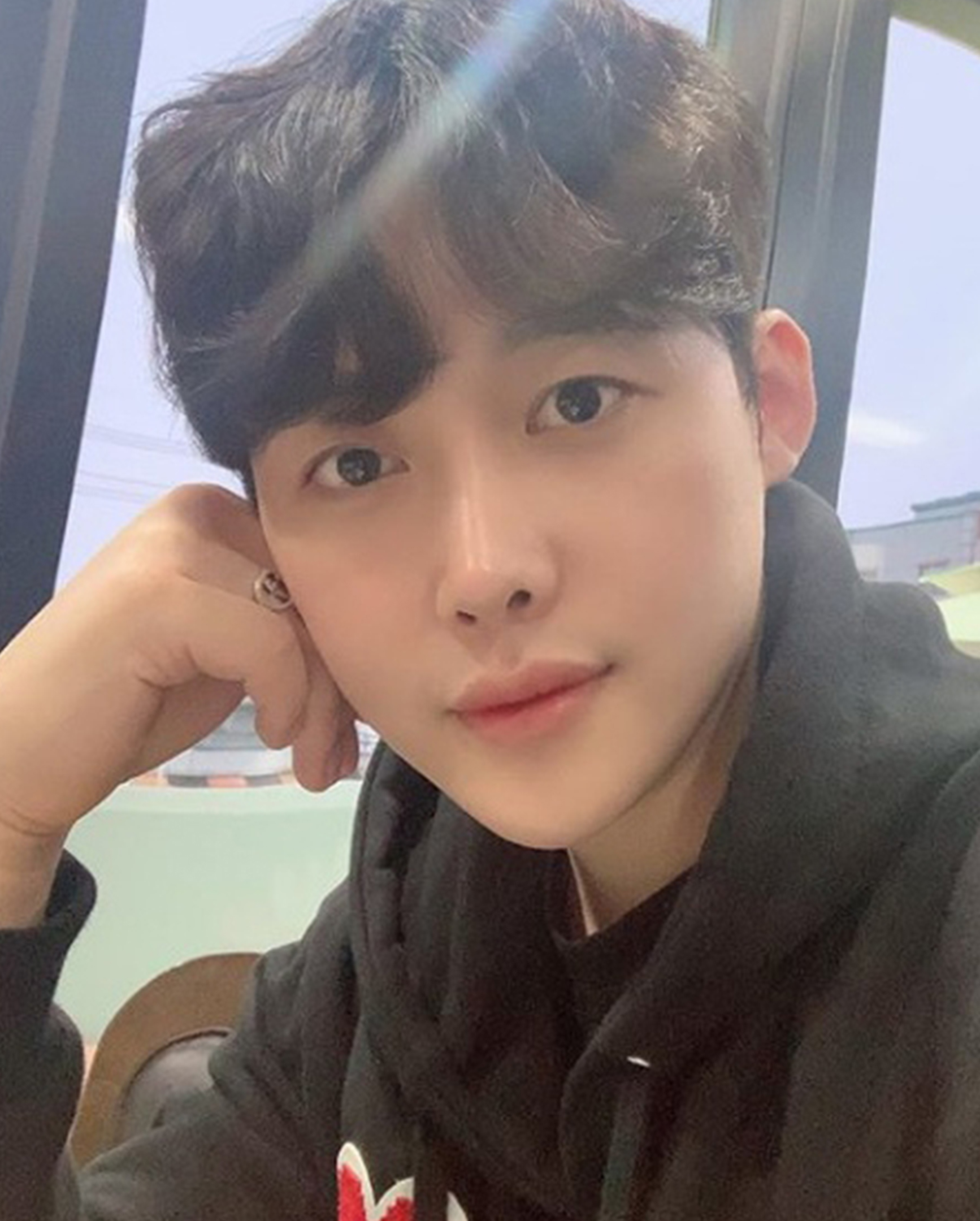 썸네일 썸네일